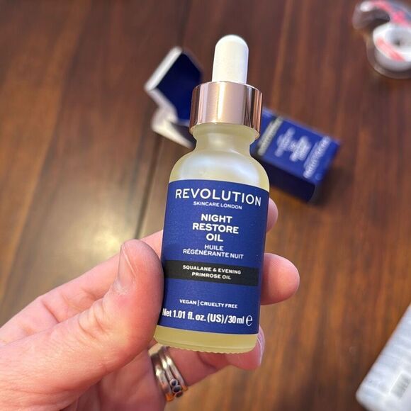 Revolution Skincare Night Restore Oil + Milk Jelly Cleanser + Makeup Remover Spr - Picture 6 of 8